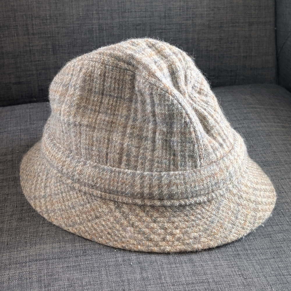 Gillie Wool Tweed Bucket Hat in Beige and Light Brown